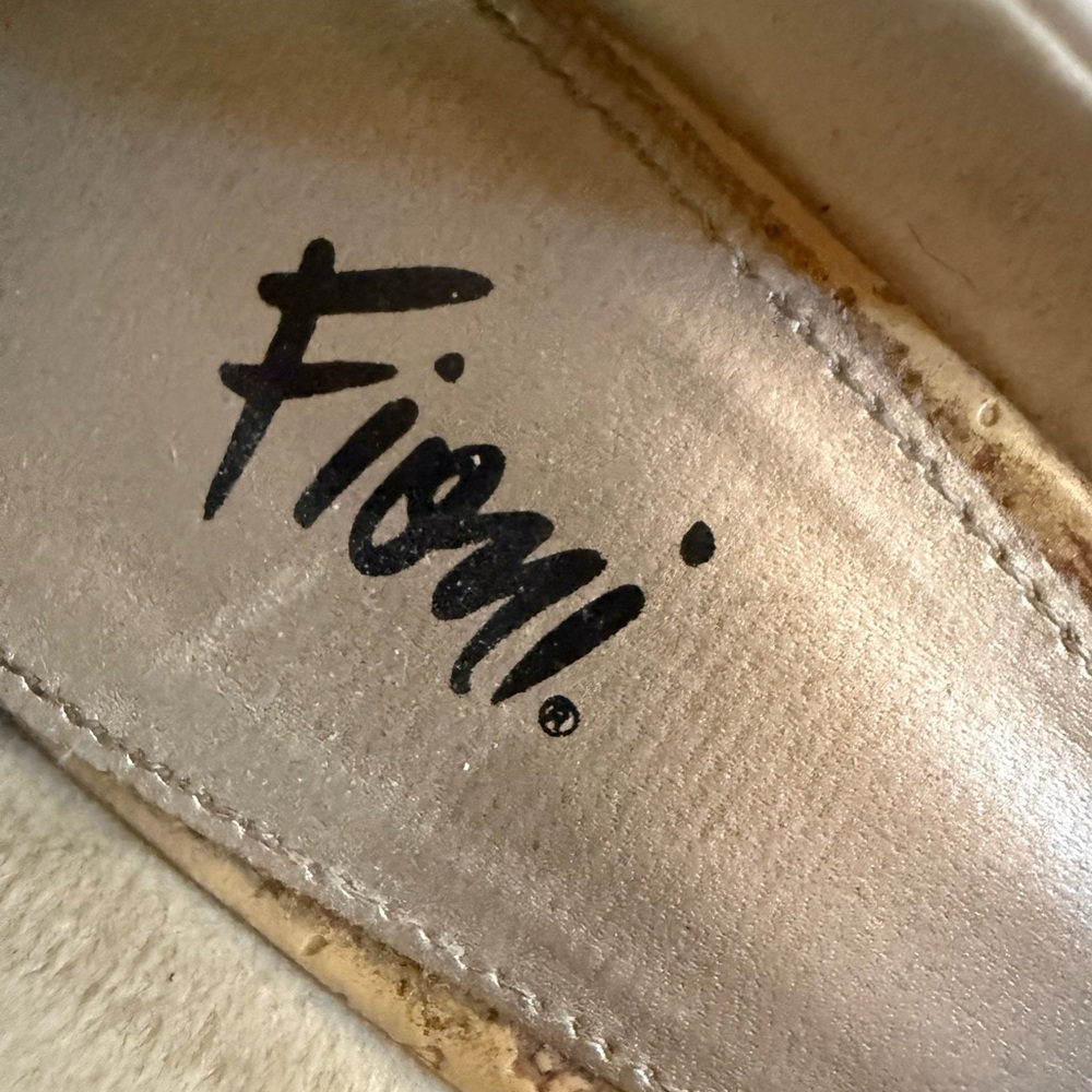 FIONI Clothing White Heels with Ankle Straps - Picture 14 of 14